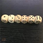 Dés en bois, parfaits pour les jeux d’ambiance et de société