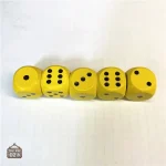 Dés en bois, parfaits pour des jeux de société classiques