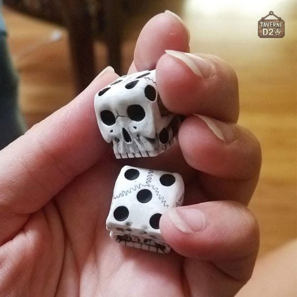 Dés décorés tête de mort, parfaits pour collectionneurs