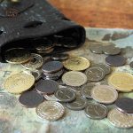 Accessoires de jeu : 60 dés en métal et bourse en cuir