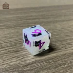 D6 en résine avec motif chat, idéal pour les passionnés