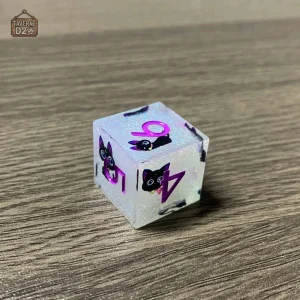 D6 en résine avec motif chat, idéal pour les passionnés