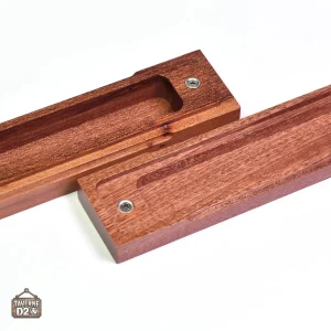 Accessoire de jeu : boîte à dés en bois
