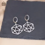 Accessoire tendance : boucles d'oreilles plates D20