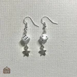 Boucles d'oreilles étoile et D6 en goodies
