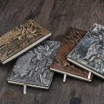 Couverture de carnet ornée d'un dragon majestueux