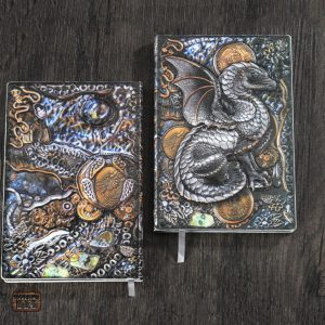 Carnet Wyverne au design unique pour l'écriture