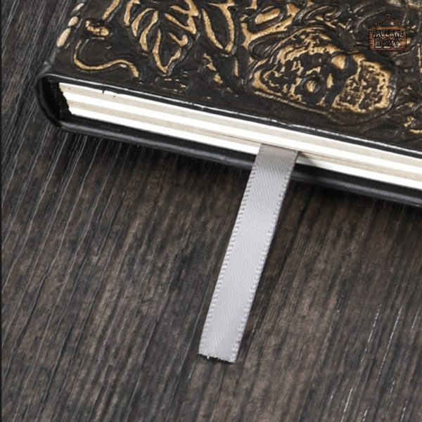 Carnet Wyverne avec couverture stylée et pages blanches
