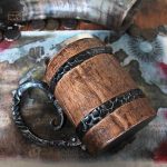 Chope viking en céramique artisanale