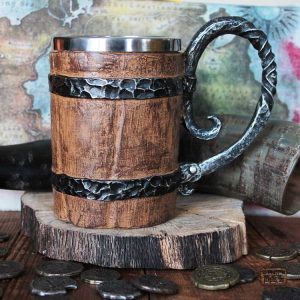 Chope de bière avec motifs nordiques