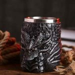Chope décorative avec motif de dragon