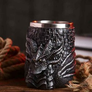 Chope décorative avec motif de dragon