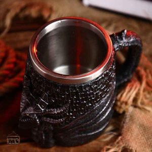 Chope de bière au design dragon noir
