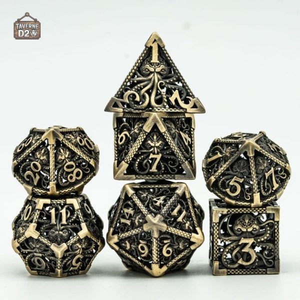 Dés en métal aux motifs Cthulhu