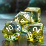 Dés de jeu de rôle aux couleurs vibrantes