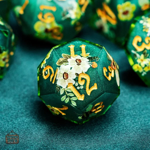 Dés de JDR avec motifs floraux, esthétiques