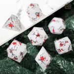 Dés de JDR avec motifs de fleurs variés