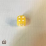 Dés de jeu colorés pour ajouter du fun à vos parties