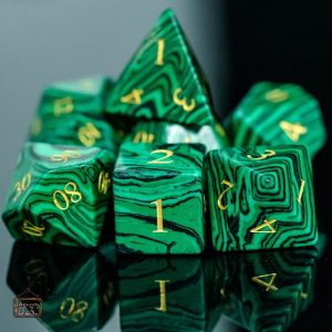 Dés en Malachite, pierres naturelles pour jeux de société
