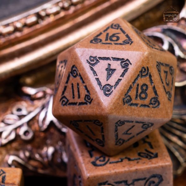 Dés en marbre brun, parfaits pour les amateurs de jeux de société