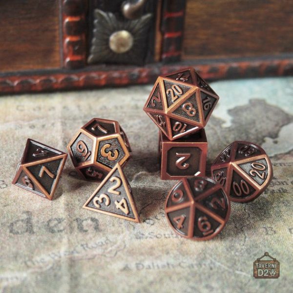 des-metal-1 Set de dés en métal élégant et durable