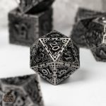 Set de dés en métal avec motifs de dragon