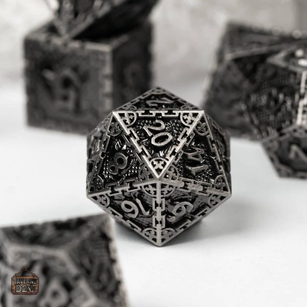 Set de dés en métal avec motifs de dragon