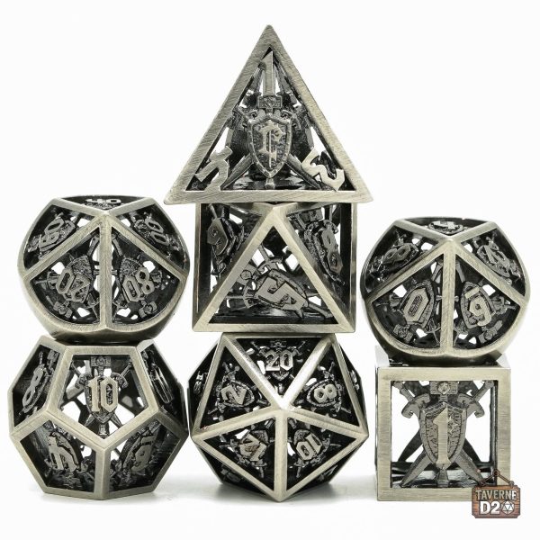 Accessoire de jeu : dés en métal épée et bouclier