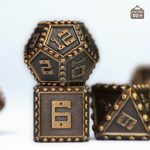 Set de dés en métal à rivets pour jeux de société