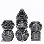 Dés en métal à rivets, excellent pour les campagnes de RPG