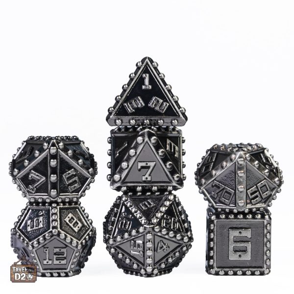 Dés en métal à rivets, excellent pour les campagnes de RPG