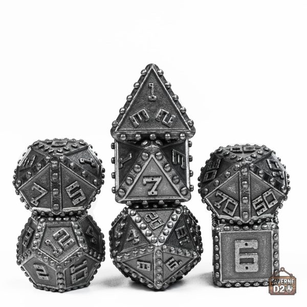Set de dés en métal, style rivet pour joueurs passionnés