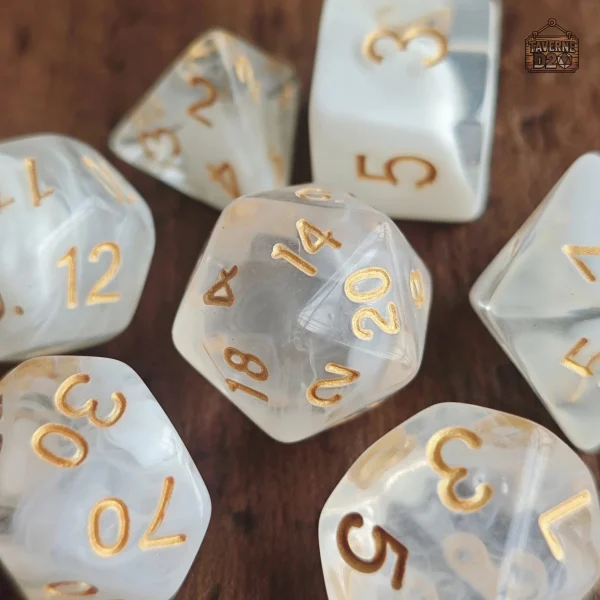 des-nuage-translucide-1 Set de dés nuage translucide pour jeux de société