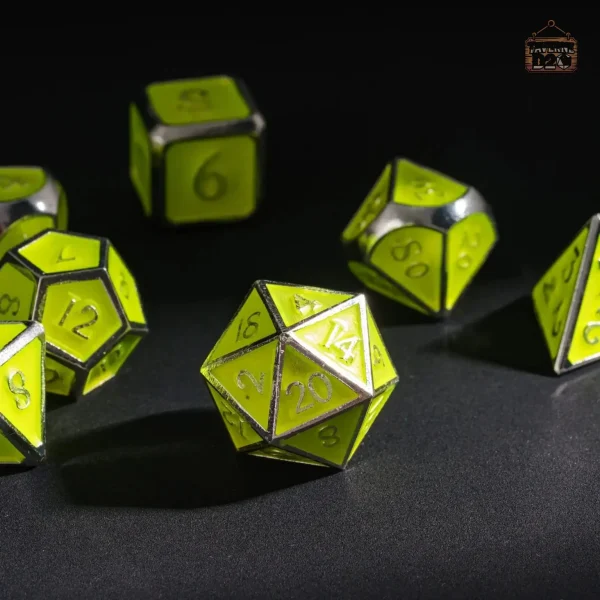Dés en métal lumineux pour jeux de société