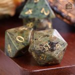 Dés en pierre, parfaits pour jeux ou décoration