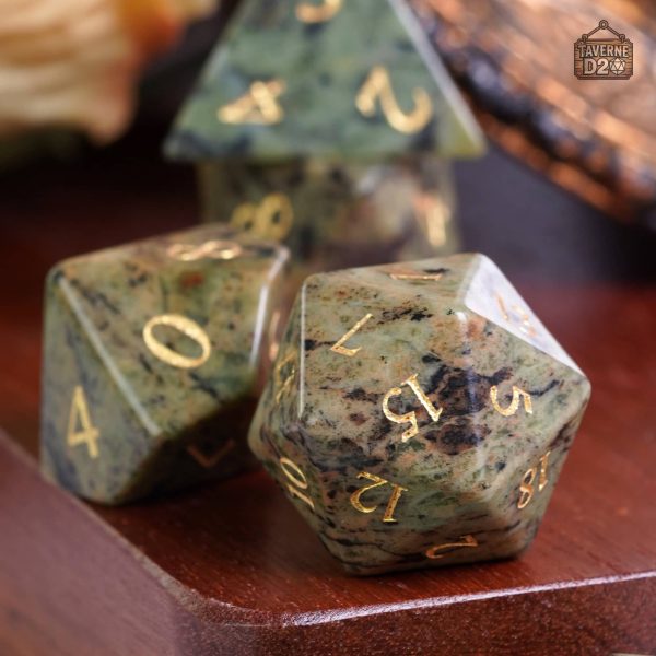 Dés en pierre, parfaits pour jeux ou décoration
