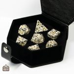 Dés en pierre motif animalier - Parfait pour jeux divers