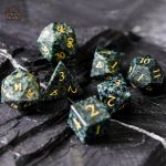Dés en pierre naturelle, élégance et originalité pour vos jeux