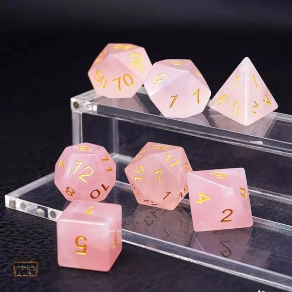 Dés en pierre naturelle, couleur rose délicate