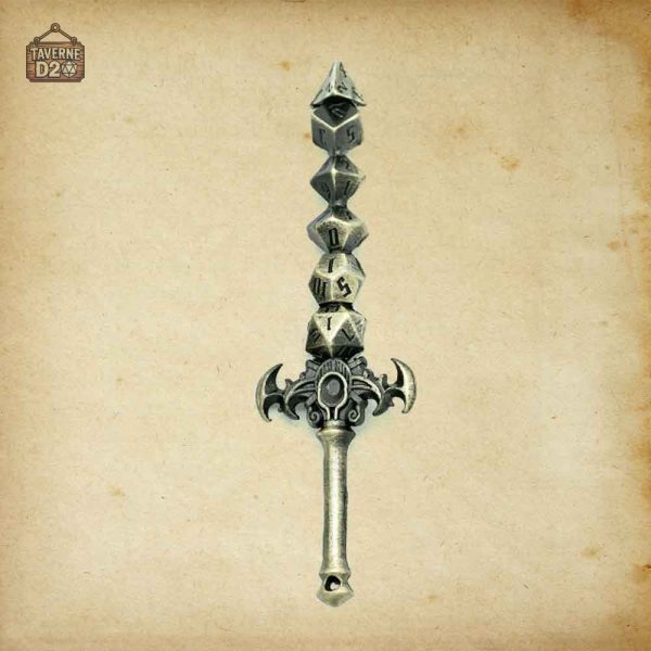 Set de dés en métal avec pendentif épée