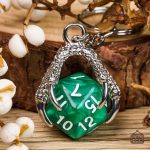 Porte-clé D20 avec motif de dragon pour gamers