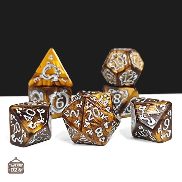 Dés de jeu avec symbole Ouroboros captivant