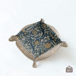Piste de dés fleurie avec motif floral élégant