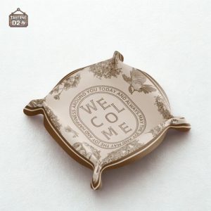 Piste de dés fleurie pour un jeu convivial et coloré
