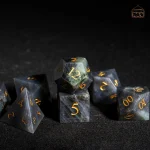 Labradorite : set de dés mystiques pour les aventuriers